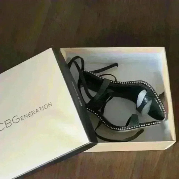 BCBGENERATION Jilma Ankle Strap Sandal color black size 8.5 - Picture 6 of 6